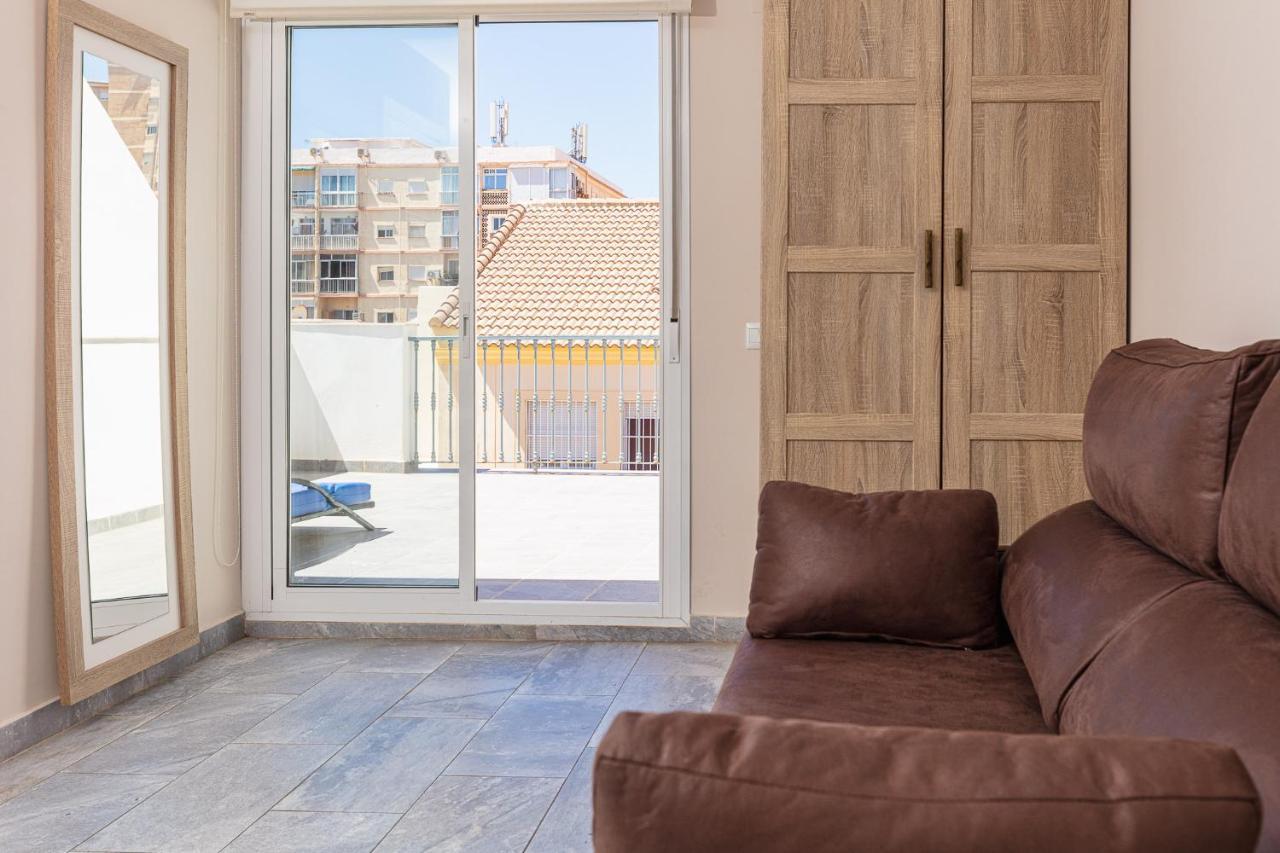 Apartamentos Lola Beach Малага Екстер'єр фото
